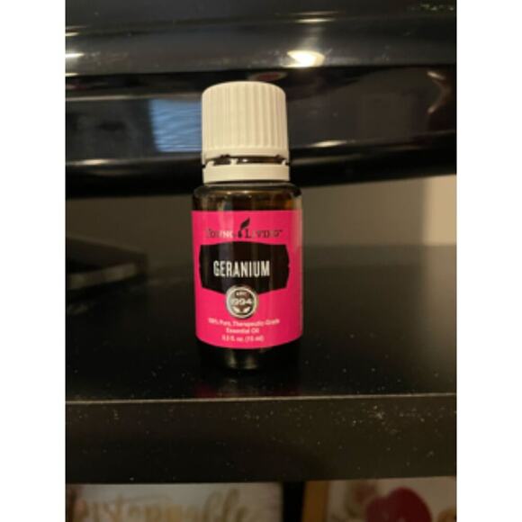 Geranium Young Living Essential Oil 15ml Bottle- Gently Used - Picture 1 of 2